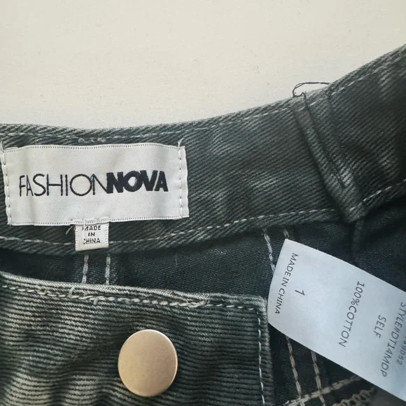 Stylish Cargo Jeans - Picture 2 of 3